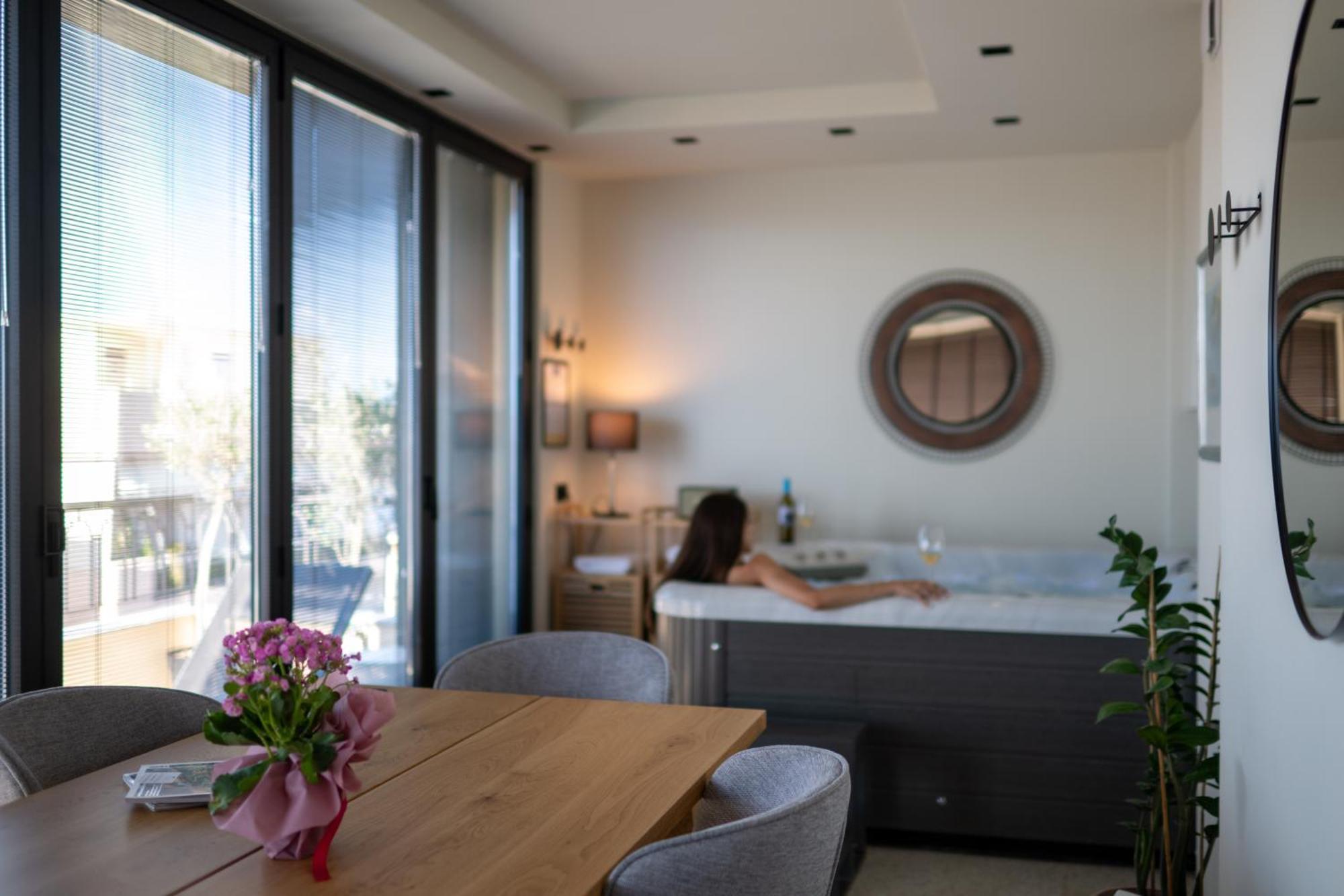 Evripidou 7 - Kalamata Mediterranean Suites Luaran gambar