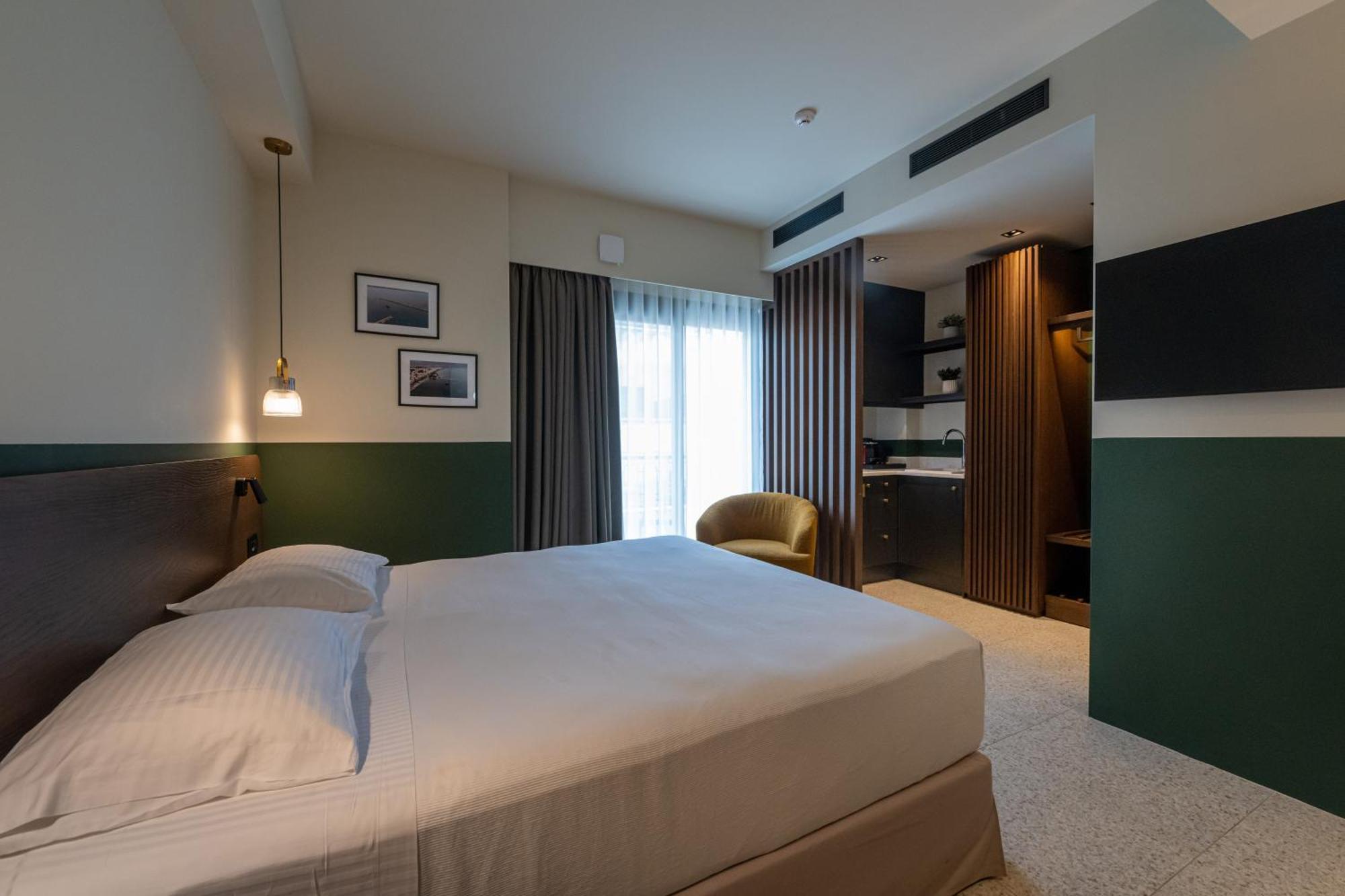 Evripidou 7 - Kalamata Mediterranean Suites Luaran gambar
